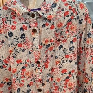 Flower print girl’s blouse